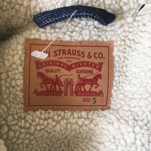Levi Sherpa Trucker Jean Jacket NWOT - Picture 9 of 10